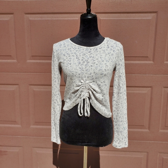 NWT Cozie by Pink Rose White Gray Leopard Print Drawstring Crop Top Size Small - Picture 9 of 15